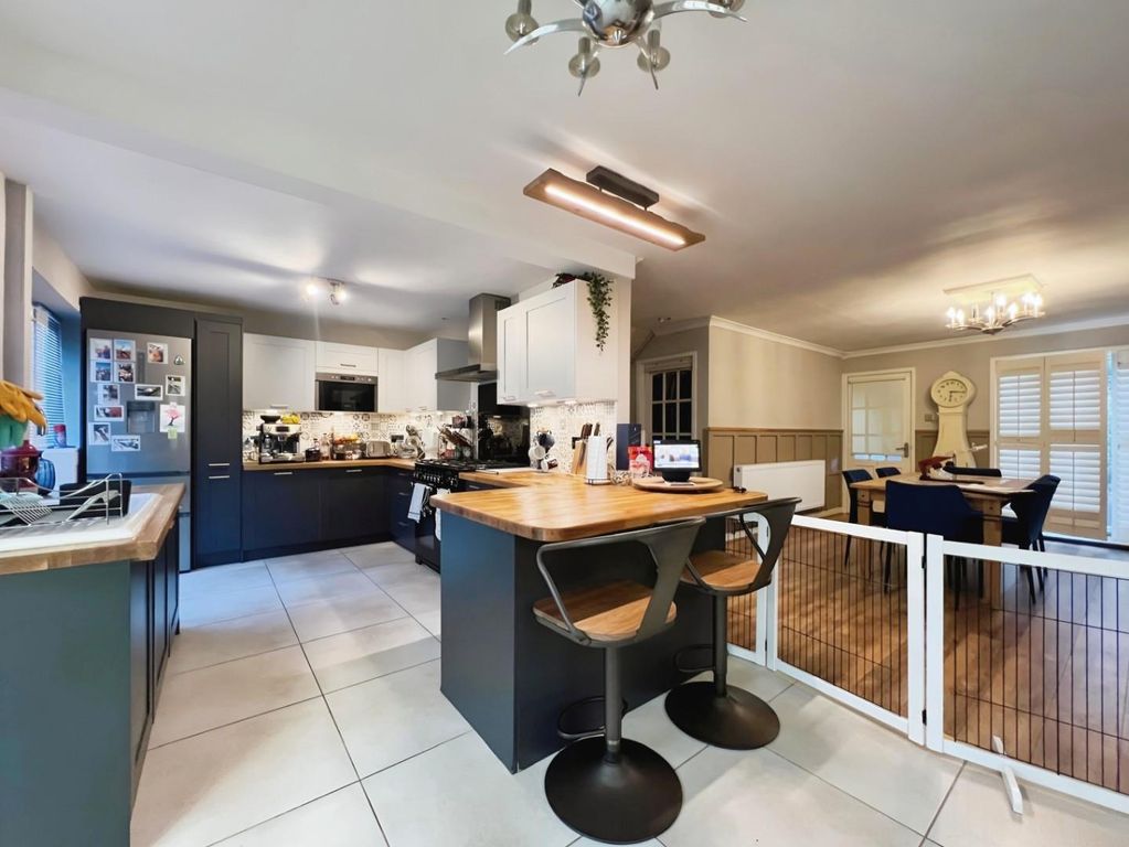Property photo 3 of 22 A73E9A9A-50F90908-43ce-432d-9197-4Ca9844A969F.Jpg