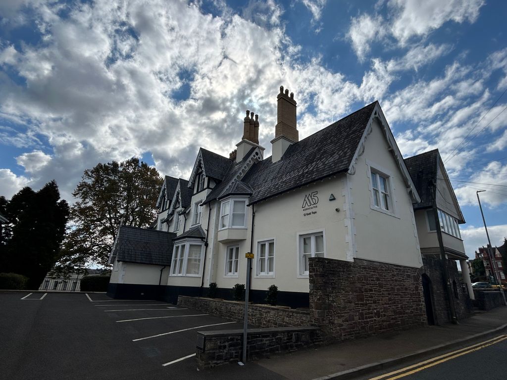 Property photo 3 of 23