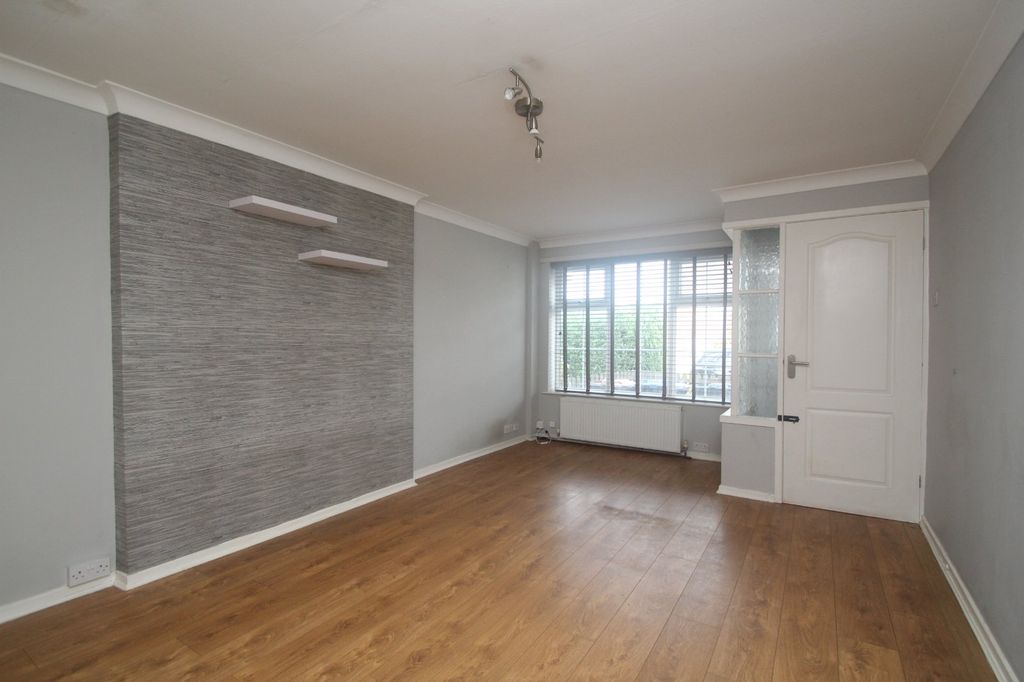 Property photo 2 of 12 Picture No. 27