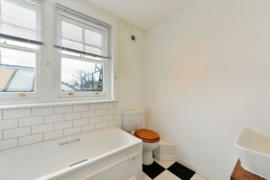 Property photo 2 of 5