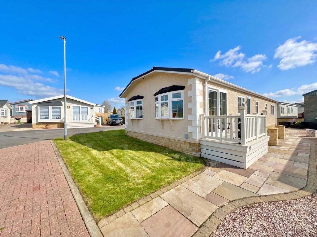 Property photo 1 of 22 Willow Park, Burnhouse, Beith External