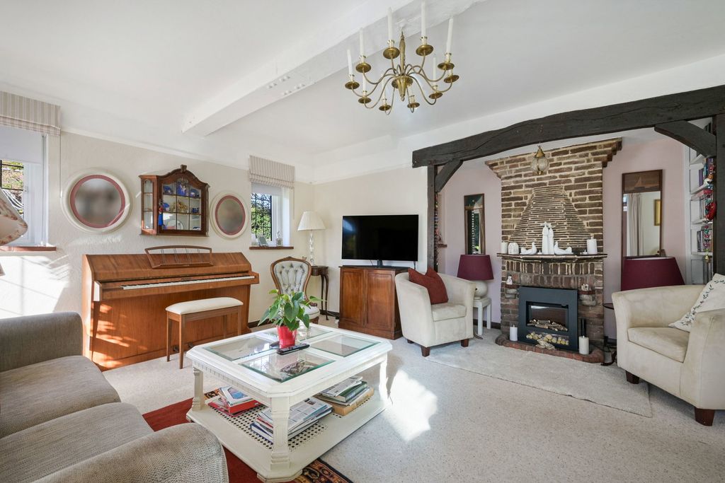Property photo 2 of 33