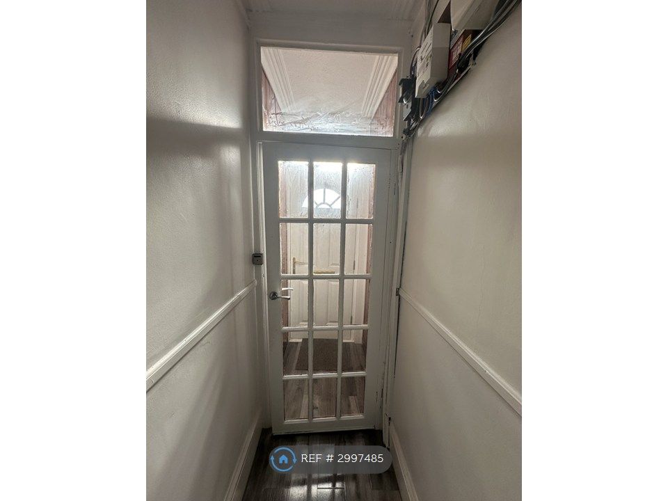 Property photo 1 of 28