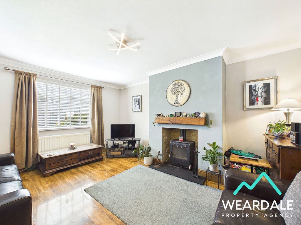 Property photo 2 of 28