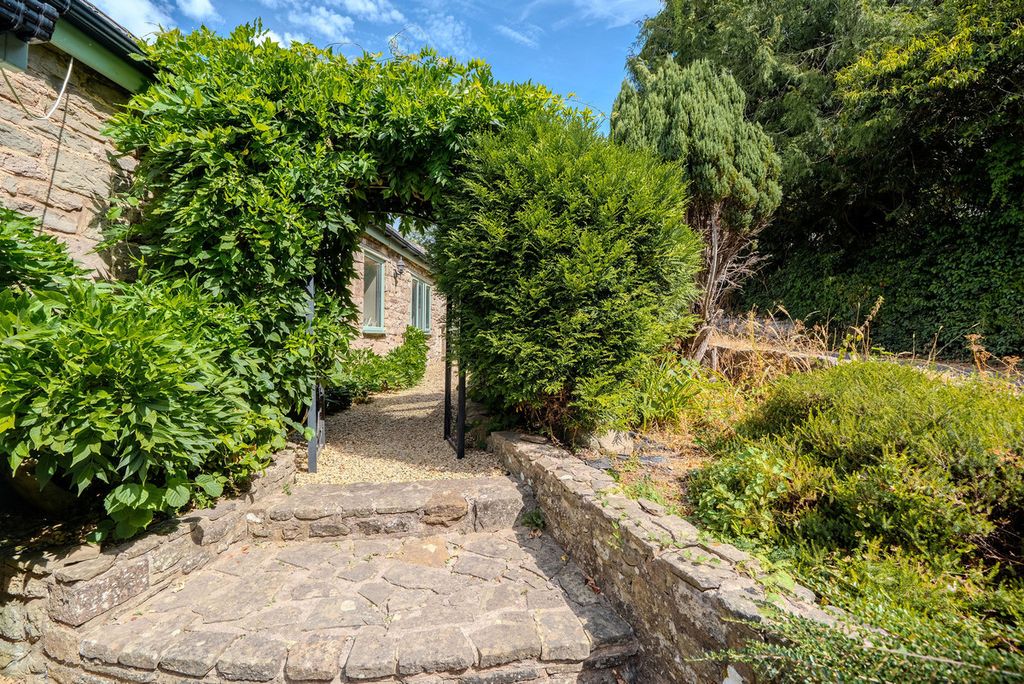 Property photo 2 of 49
