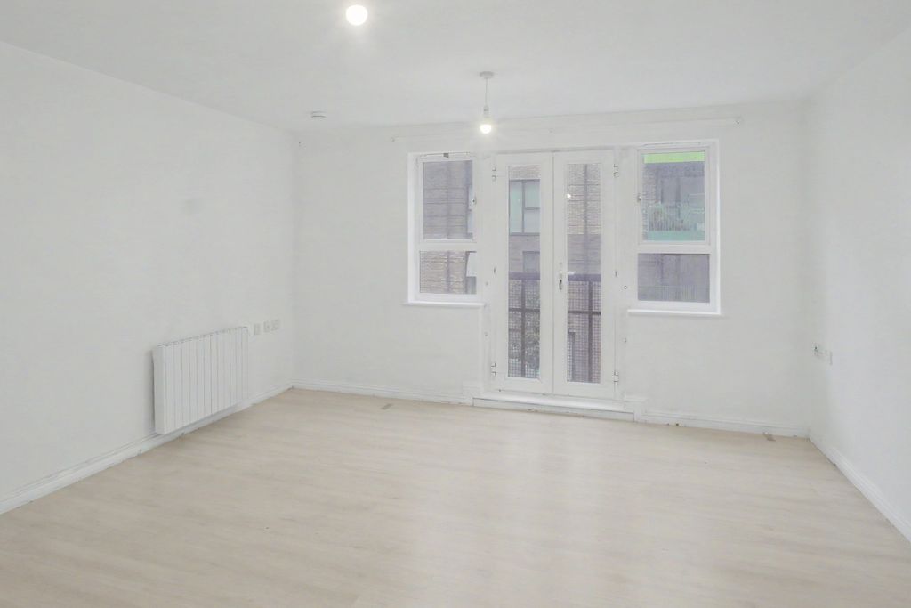 Property photo 3 of 8 78 Geneva Court, 2 Rookery Way, London Nw9 6Gb