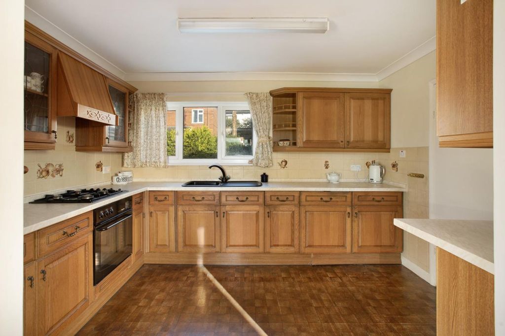 Property photo 2 of 21