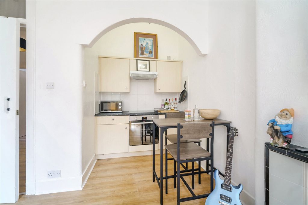 Property photo 3 of 15 Kitchen