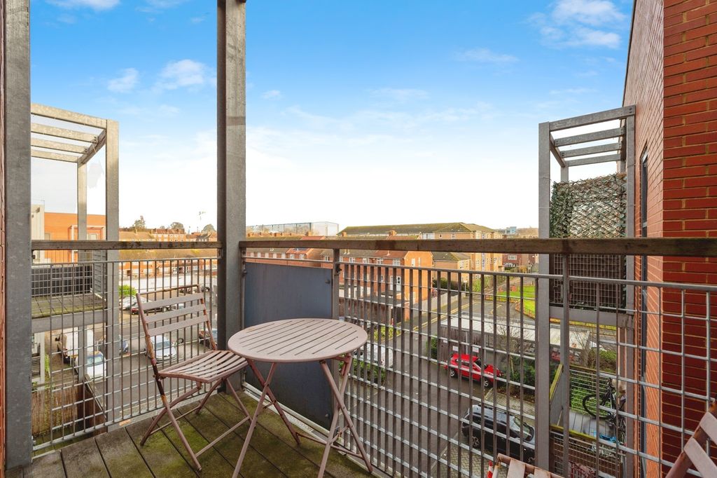 Property photo 3 of 10 Pbox-Img.Jpg