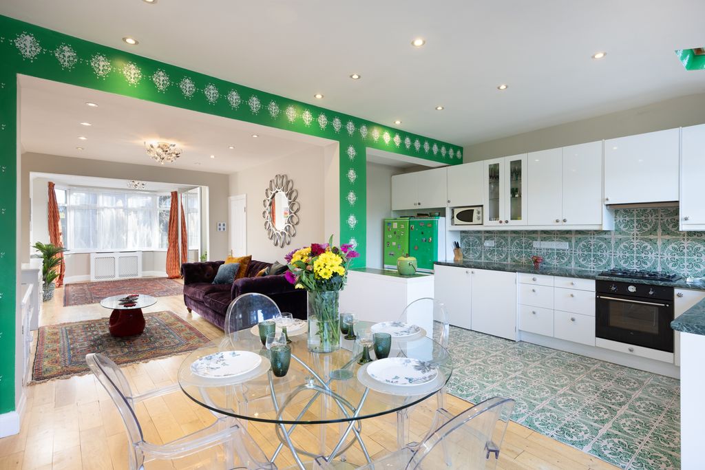 Property photo 3 of 22