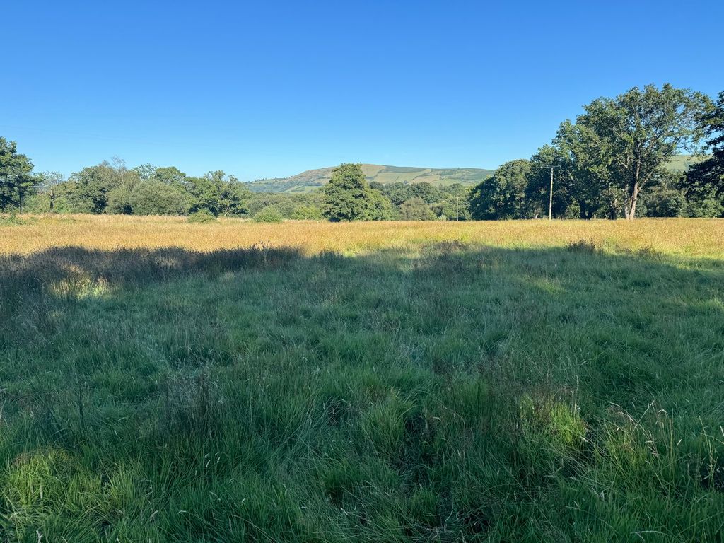 Property photo 3 of 28