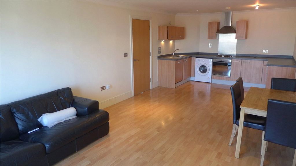Property photo 2 of 8 Picture No. 06