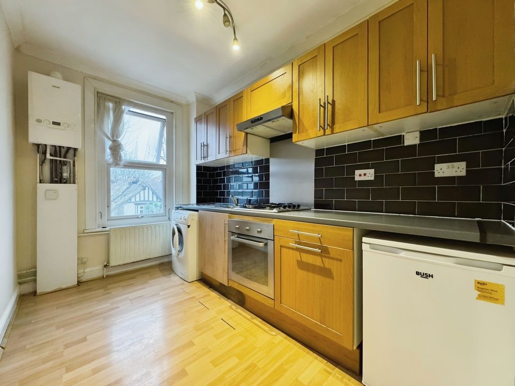 Property photo 1 of 6 Kitchen