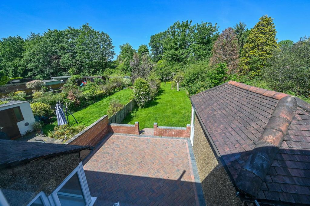 Property photo 3 of 11