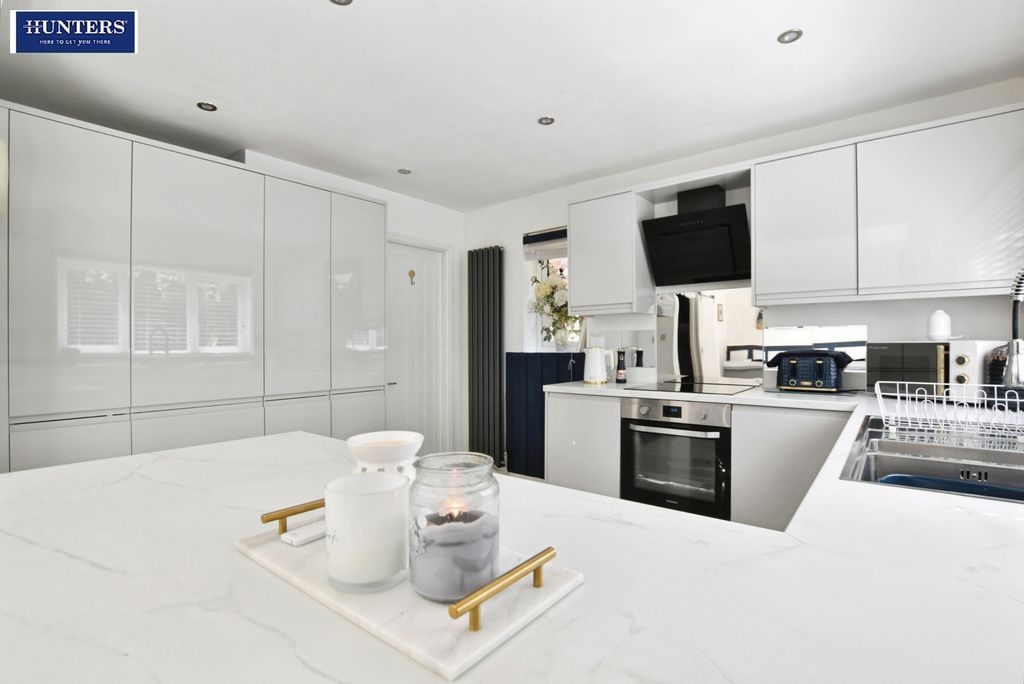 Property photo 3 of 29 Kitchen/Diner