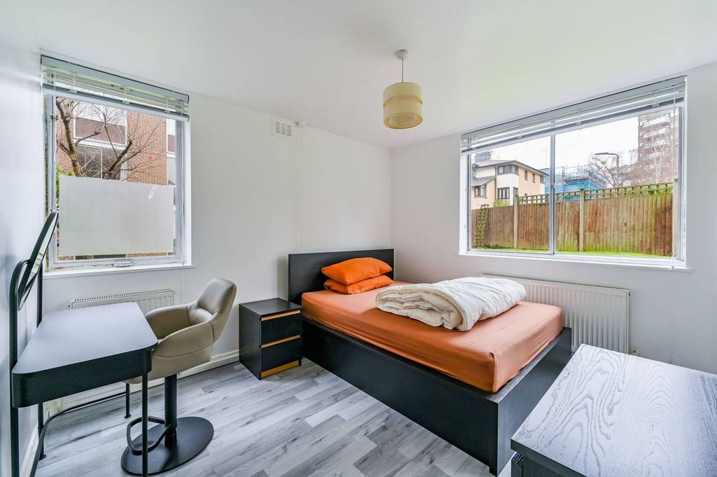 Property photo 3 of 13