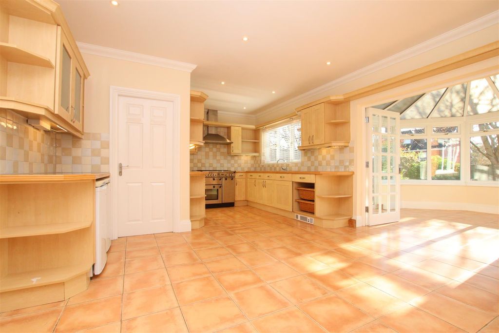 Property photo 2 of 19 Kitchen Breakfast Room.Jpg