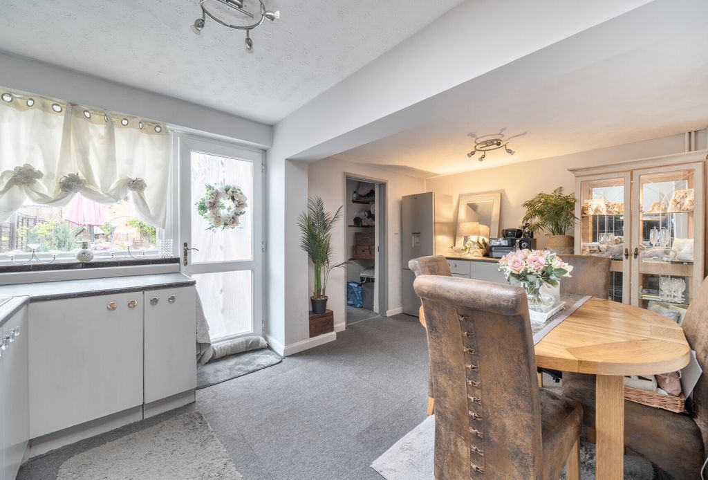 Property photo 2 of 20 1436067-13-69c6Ac...