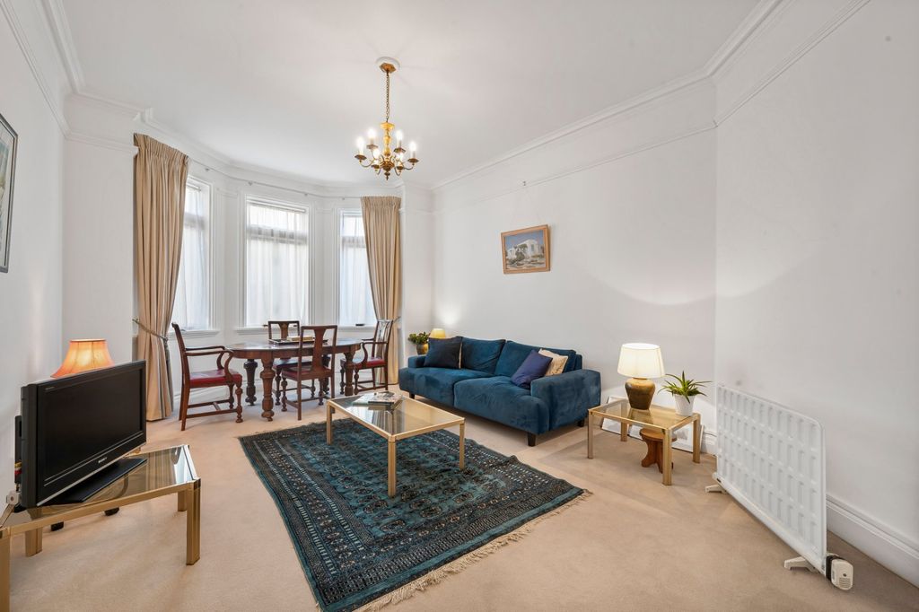 Property photo 2 of 20