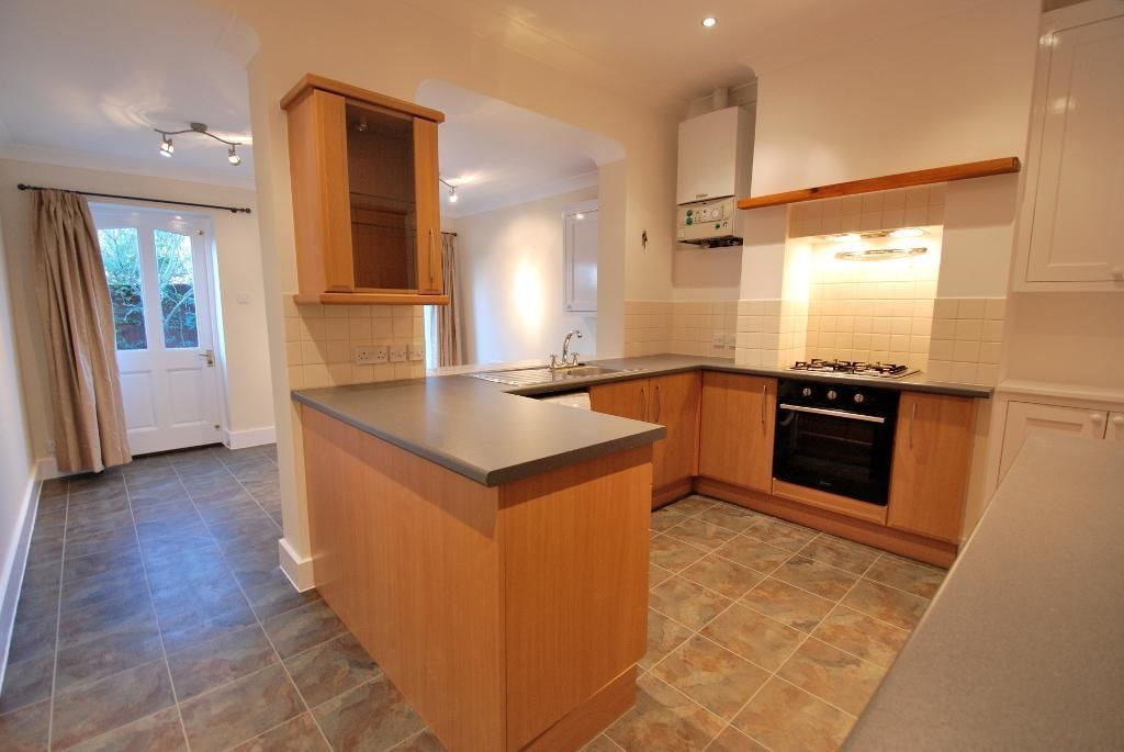 Property photo 3 of 13 Stylish Fitted Kitchen