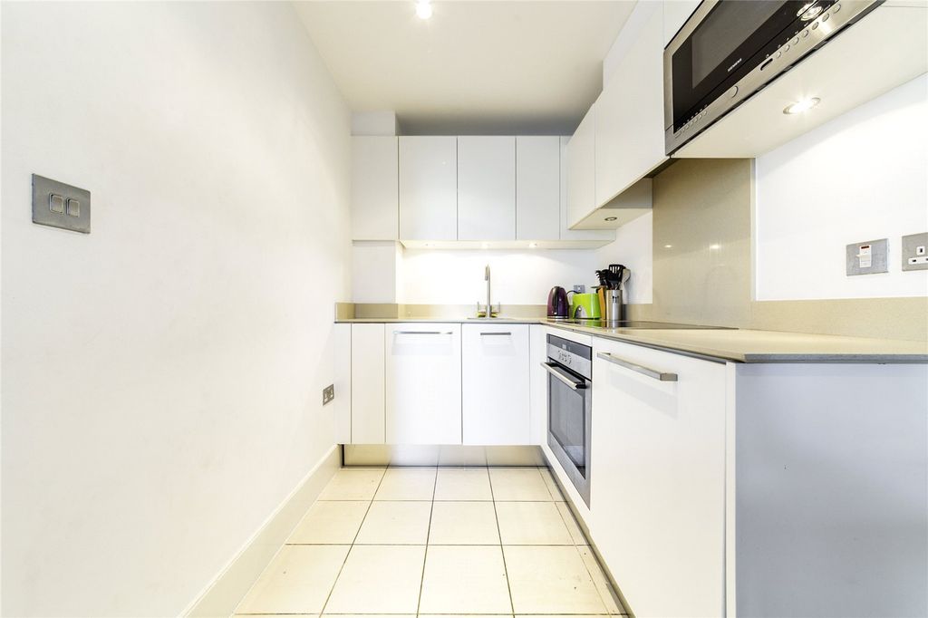 Property photo 2 of 10 Photo 6