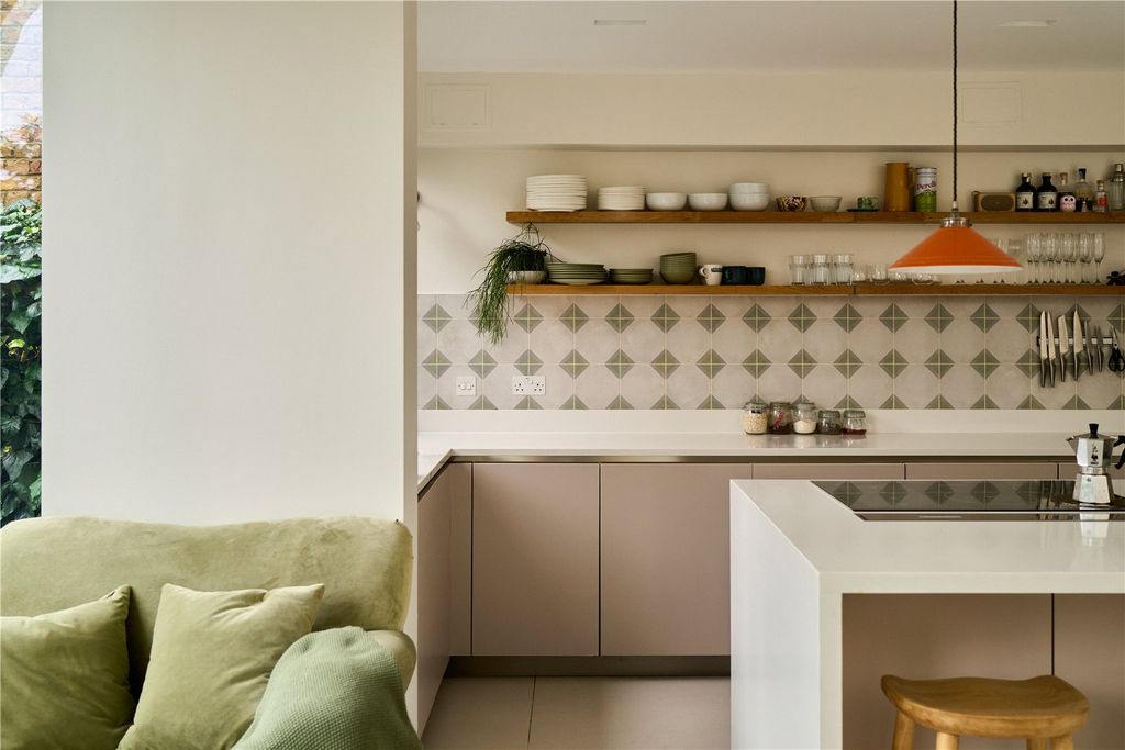 Property photo 3 of 27 Kitchen/Dining