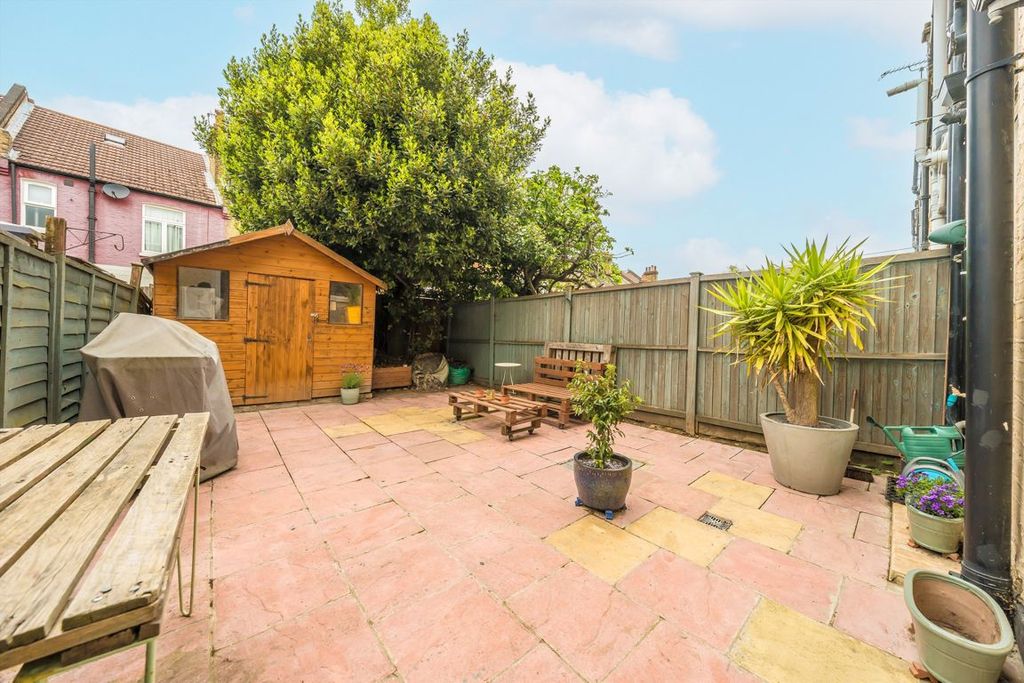 Property photo 2 of 7