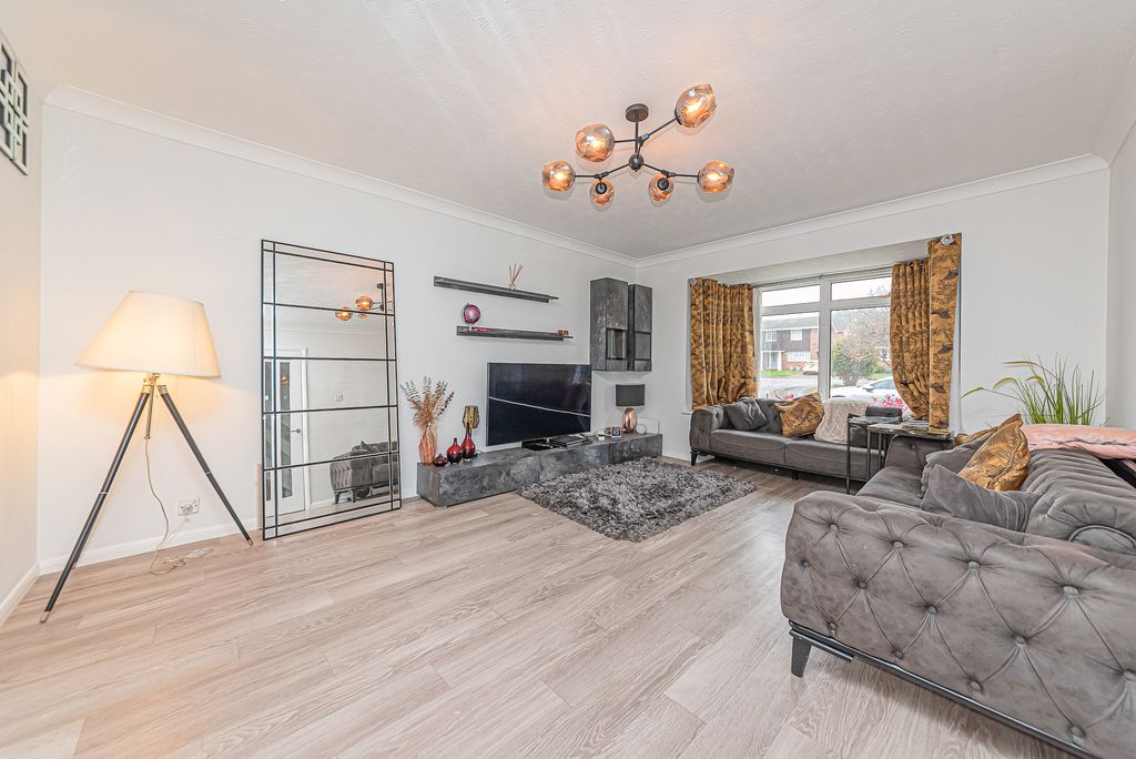 Property photo 3 of 14 Sitting Room