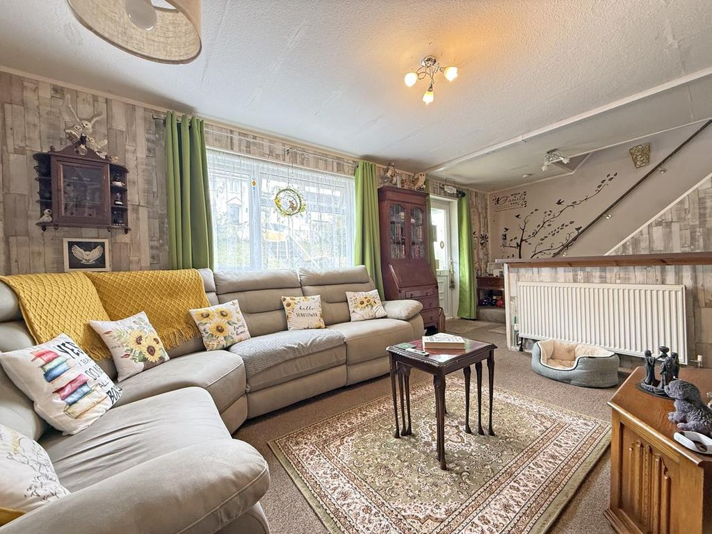 Property photo 2 of 15 Shakespeare Road 33 - Living Room Two.Jpg