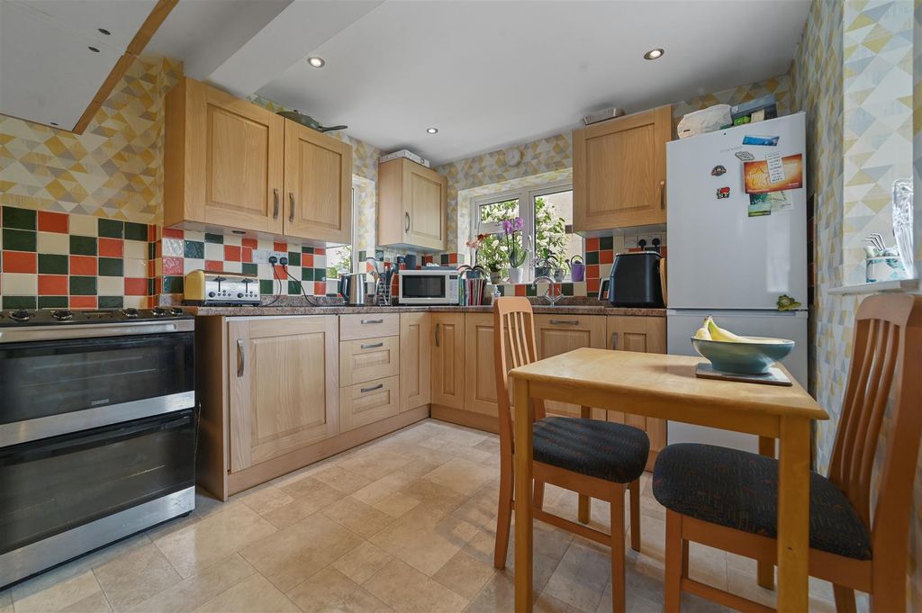 Property photo 3 of 14 Kitchen