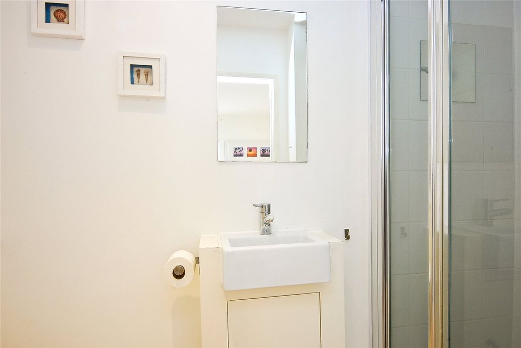 Property photo 3 of 8 Picture No. 02