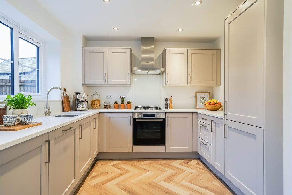 Property photo 3 of 10 Photo 5