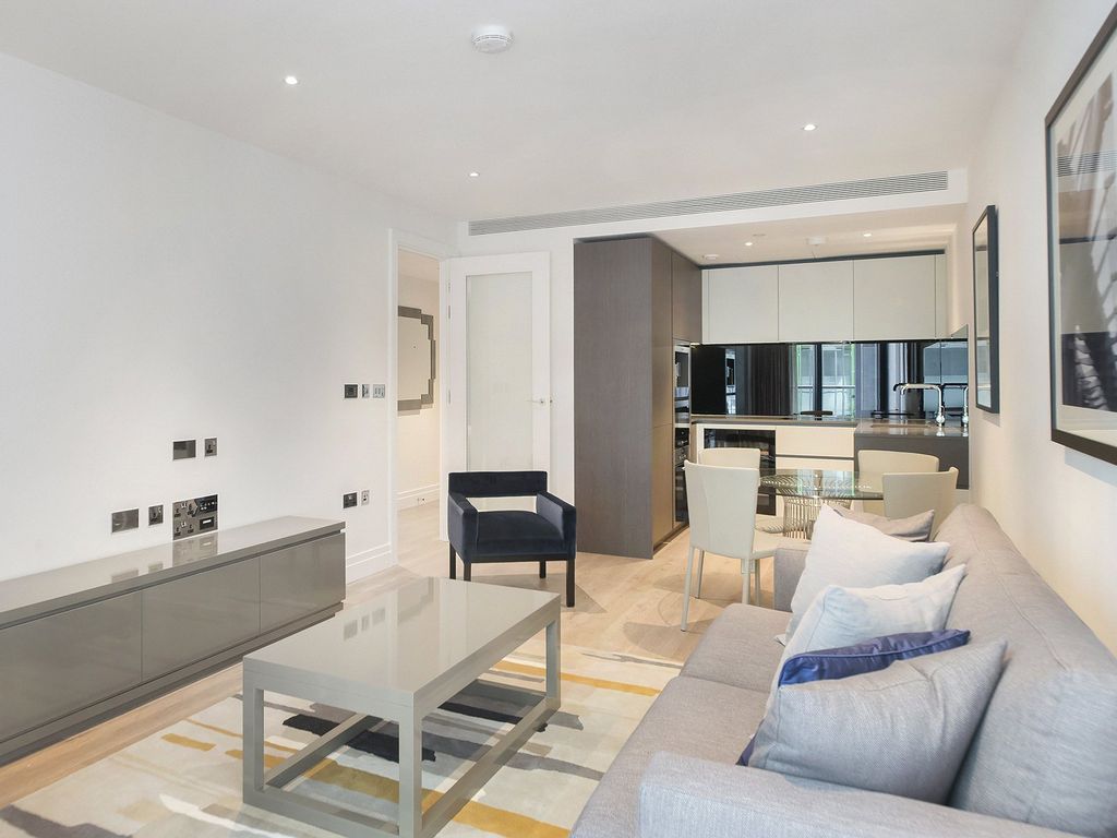 Property photo 2 of 12 Riverlight Quay