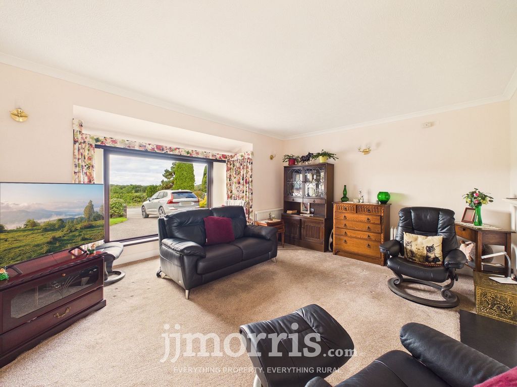 Property photo 3 of 34