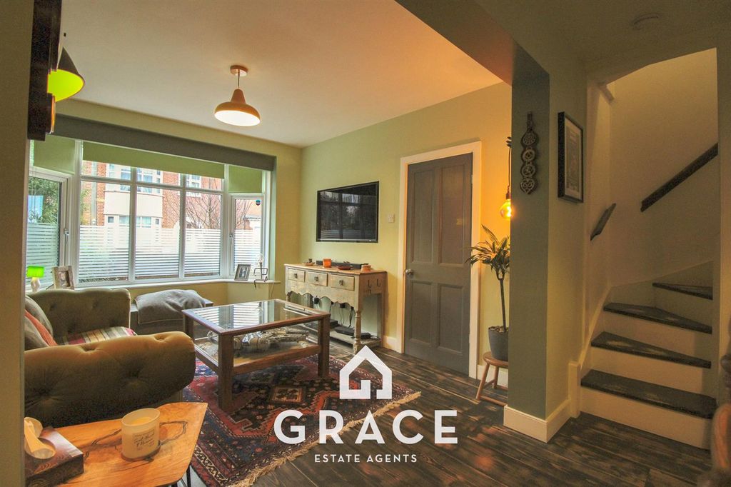 Property photo 3 of 18 Untitled_Hdr-20-2.Jpg