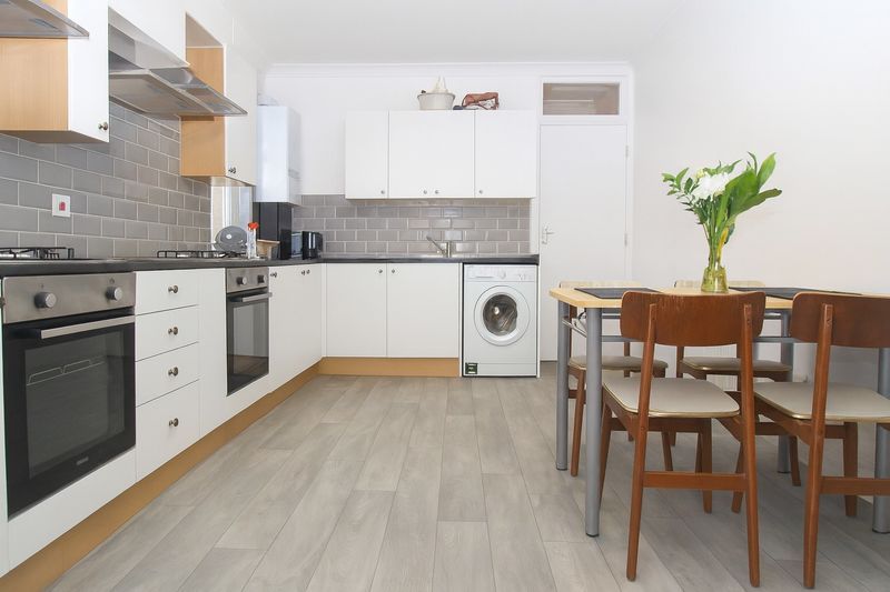 Property photo 2 of 8 Photo 11