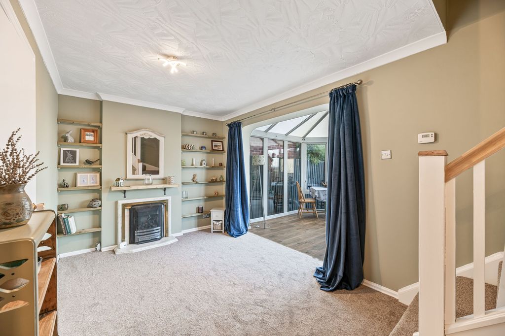 Property photo 2 of 19