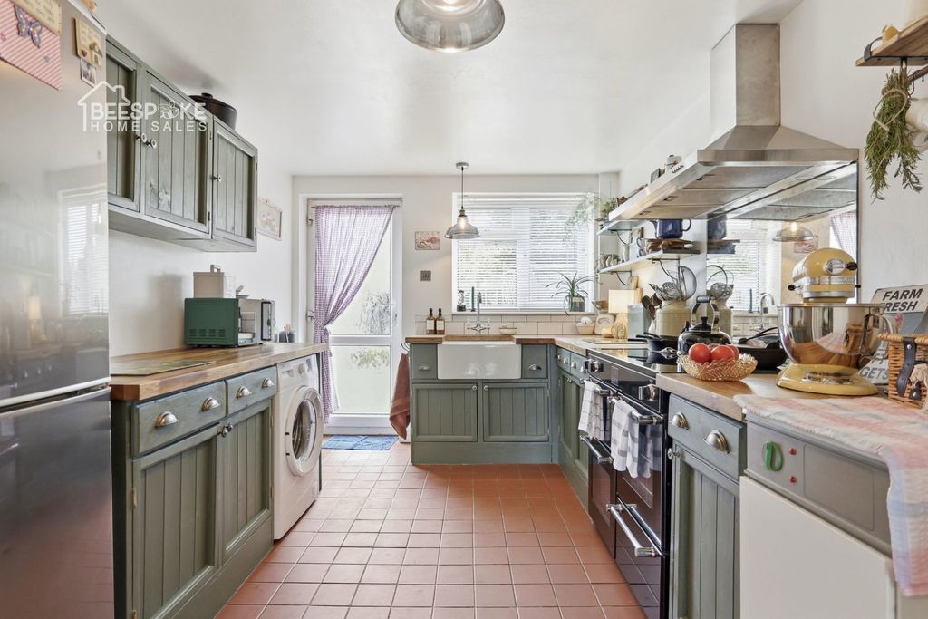 Property photo 2 of 26