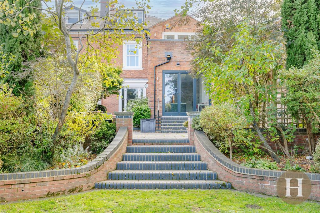 Property photo 3 of 55