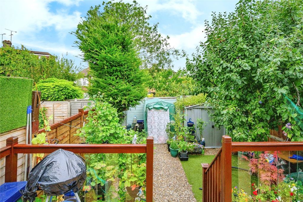 Property photo 2 of 15 Garden