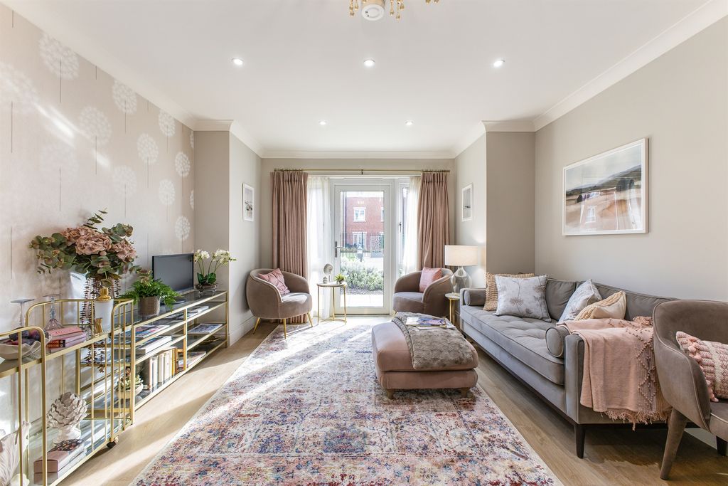 Property photo 2 of 19