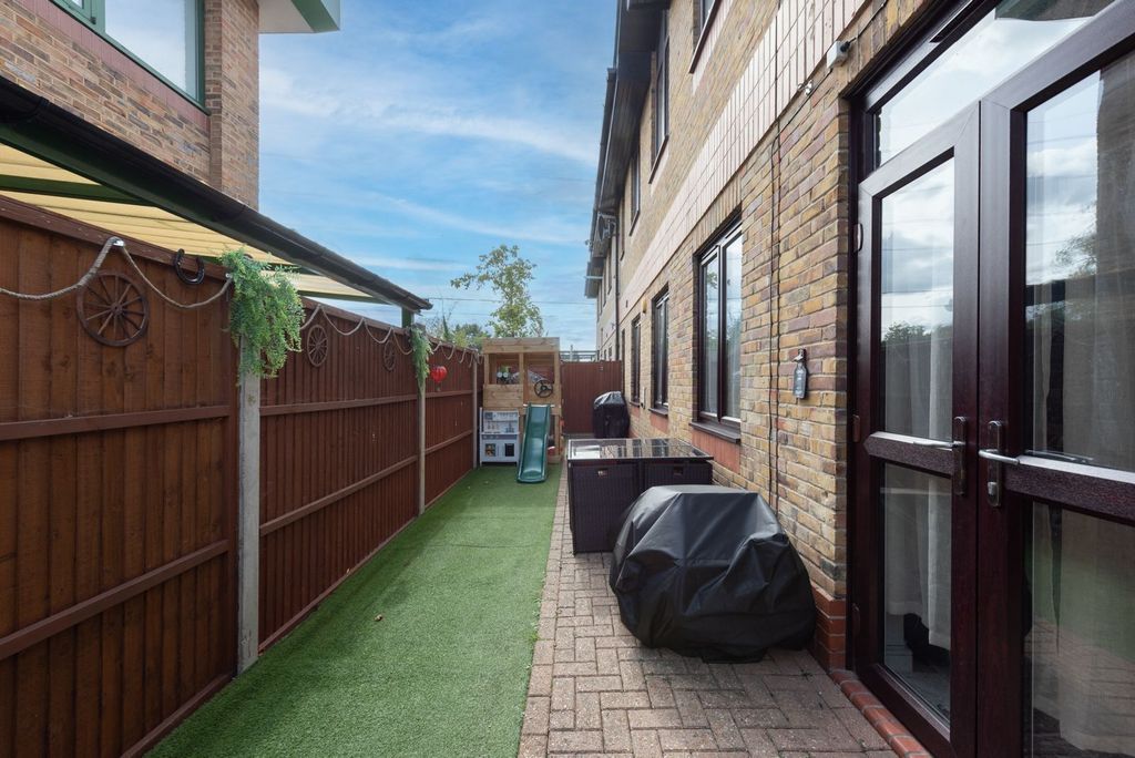 Property photo 2 of 13 Picture No. 11