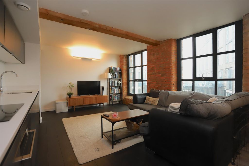 Property photo 2 of 11