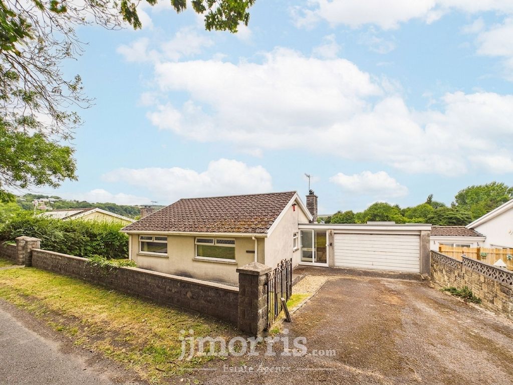 Property photo 1 of 39