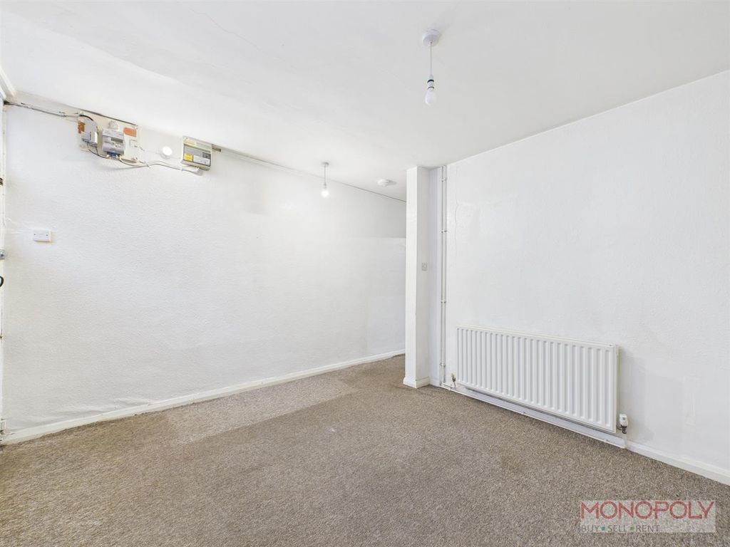 Property photo 3 of 9 Cam04439G0-Pr0191-Still002.Jpg