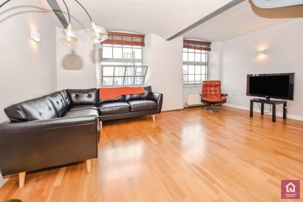Property photo 2 of 18 Picture No. 37
