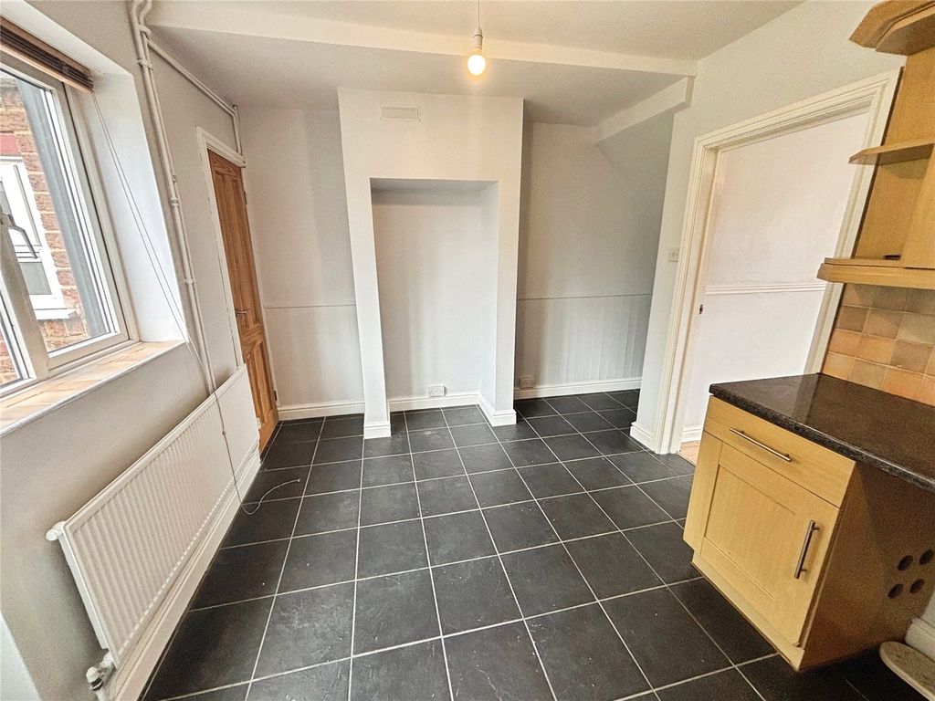 Property photo 3 of 14 Dining Area