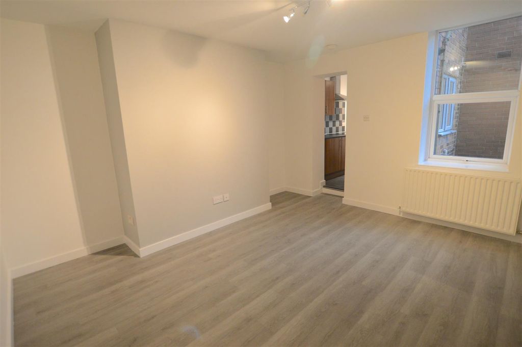 Property photo 2 of 7 5 Vine Street Lounge.Jpg