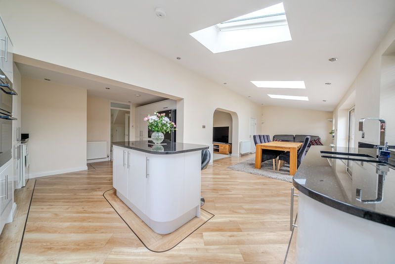 Property photo 3 of 20 Kitchen