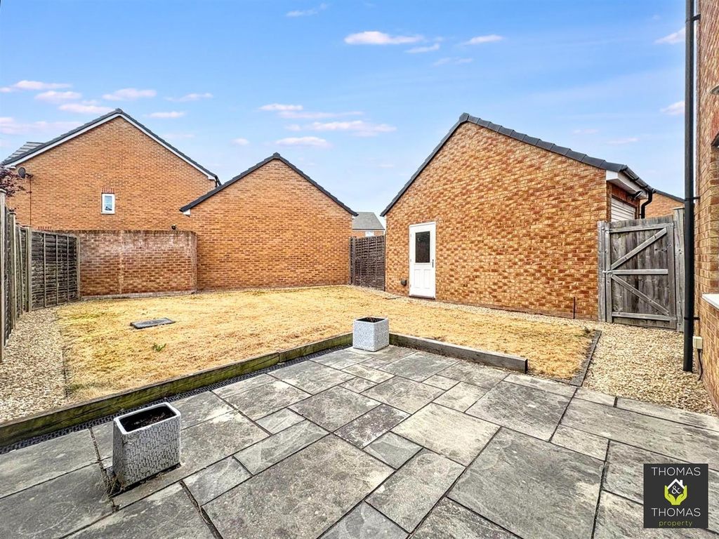 Property photo 3 of 18